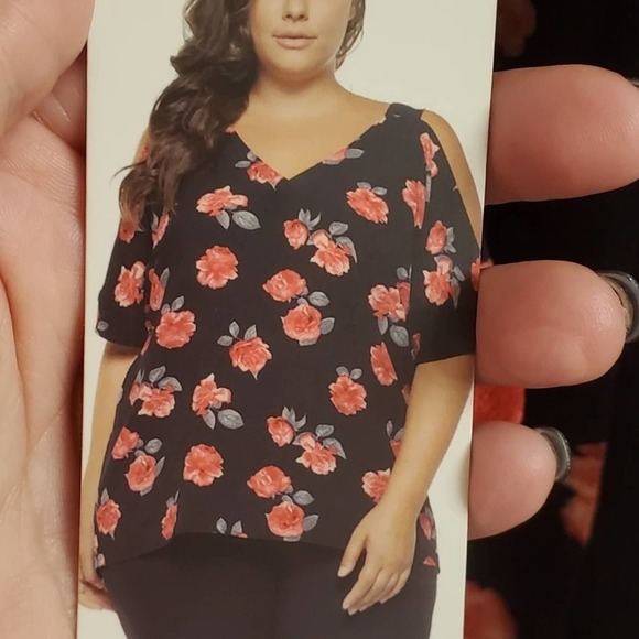DEX red roses‎ floral cold shoulder tunic plus size 2X NEW!!!! - Picture 8 of 10